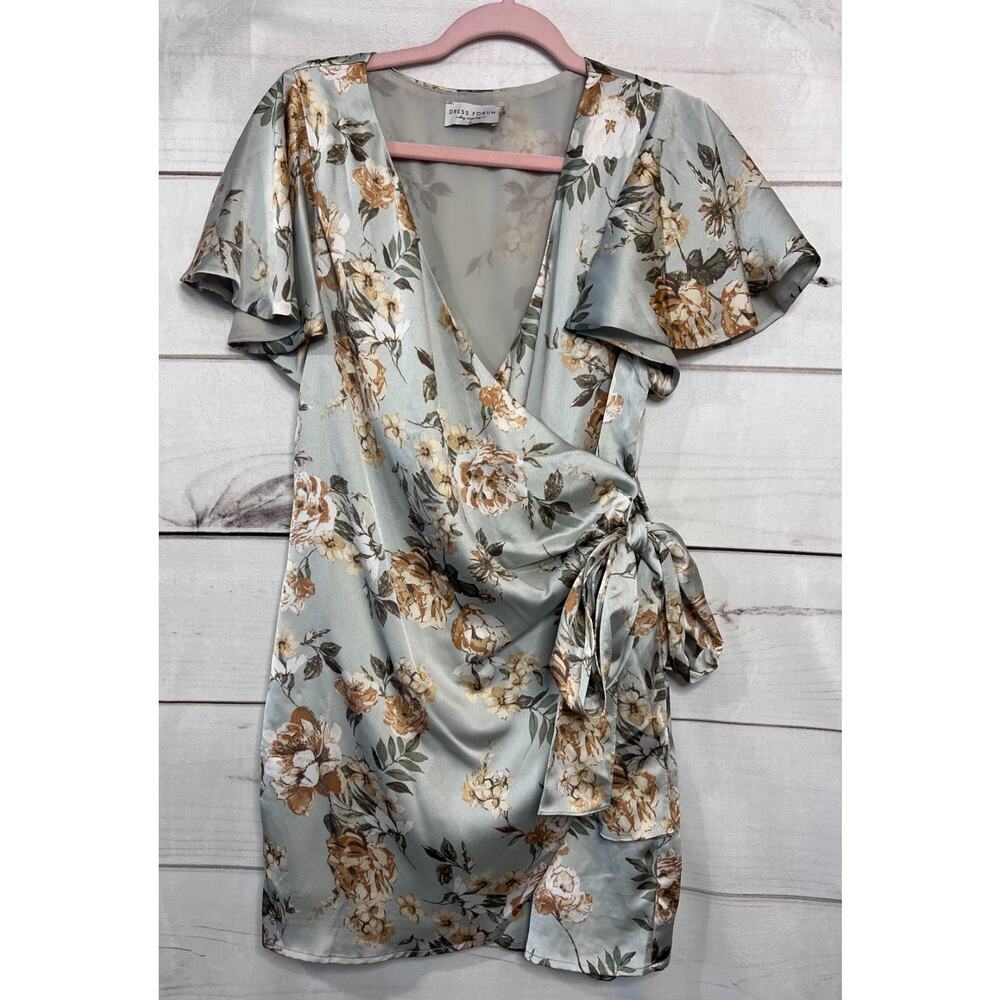 Dress Forum‎ Size SM Dress Short Sleeve Silky Floral Classy